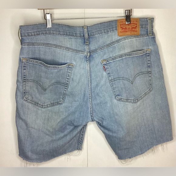 Levi cut off unisex 507 jeans. 36 waist. Well worn, super soft frayed shorts - Picture 2 of 10